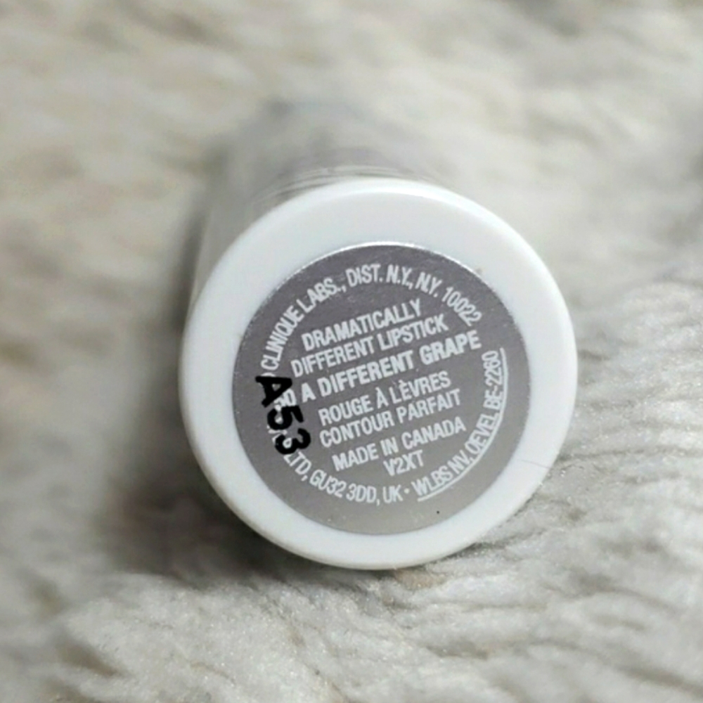 CLINIQUE DRAMATICALLY DIFFERENT LIPSTICK SHAPING LIP COLOR LIMITED EDITION. - Picture 11 of 12